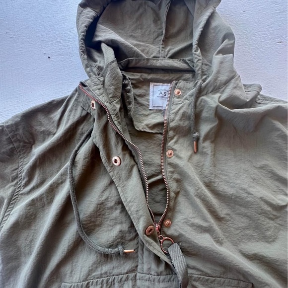 Women’s Jacket - Picture 4 of 5